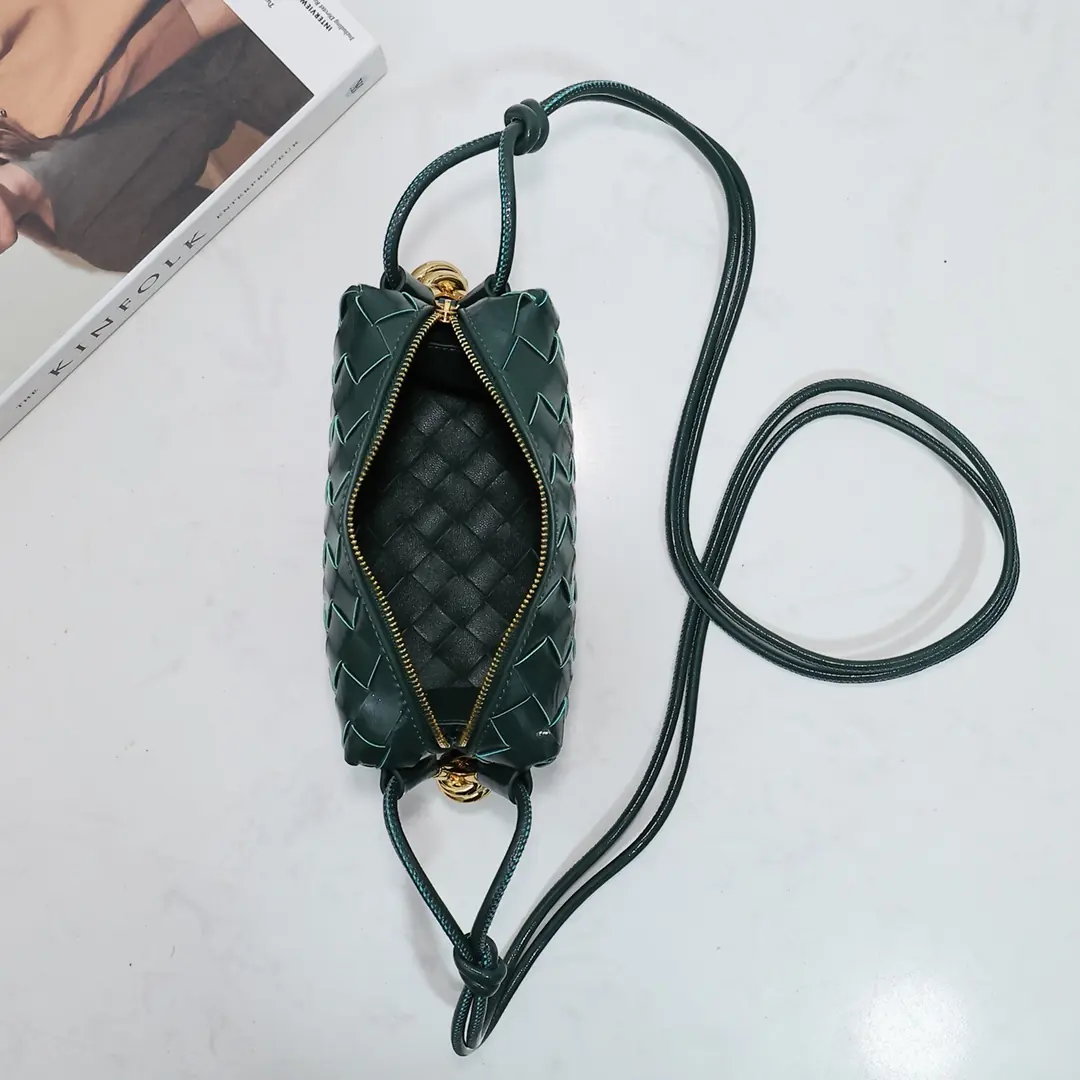 Bottega Veneta Style Green Leather Bag Lookbook Reference image 5