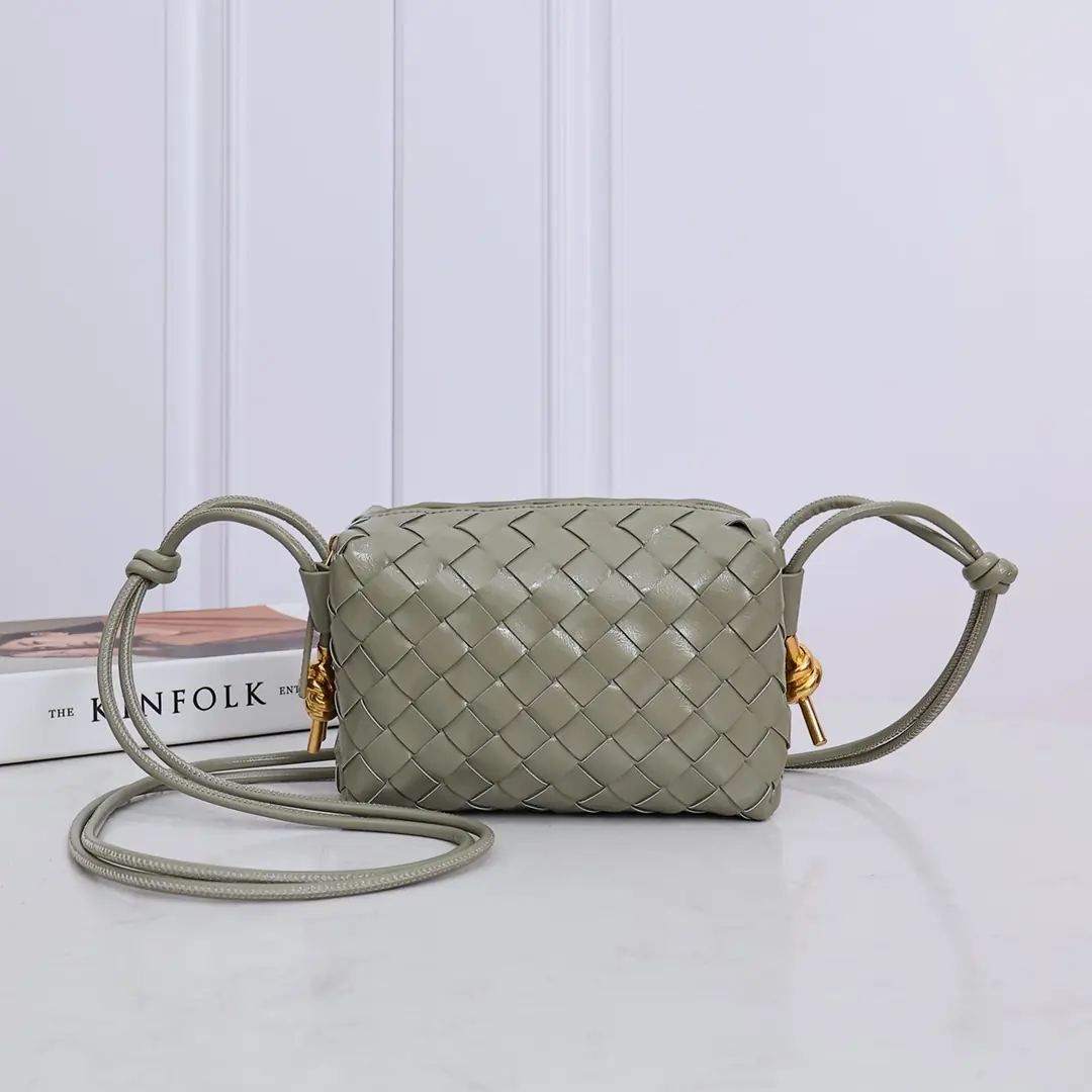 Bottega Veneta Style Green Leather Bag Lookbook Reference image 1