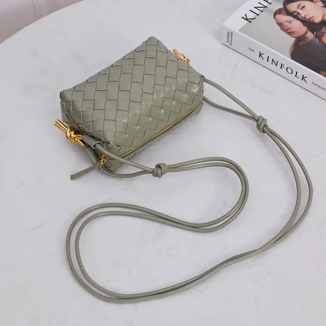 Bottega Veneta Style Green Leather Bag Lookbook Reference image 3