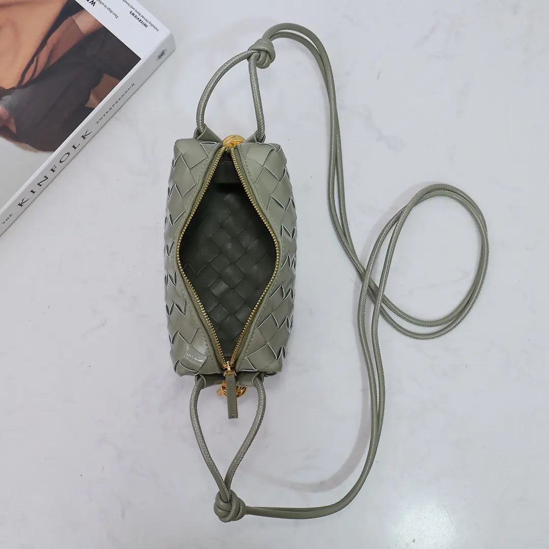 Bottega Veneta Style Green Leather Bag Lookbook Reference image 5