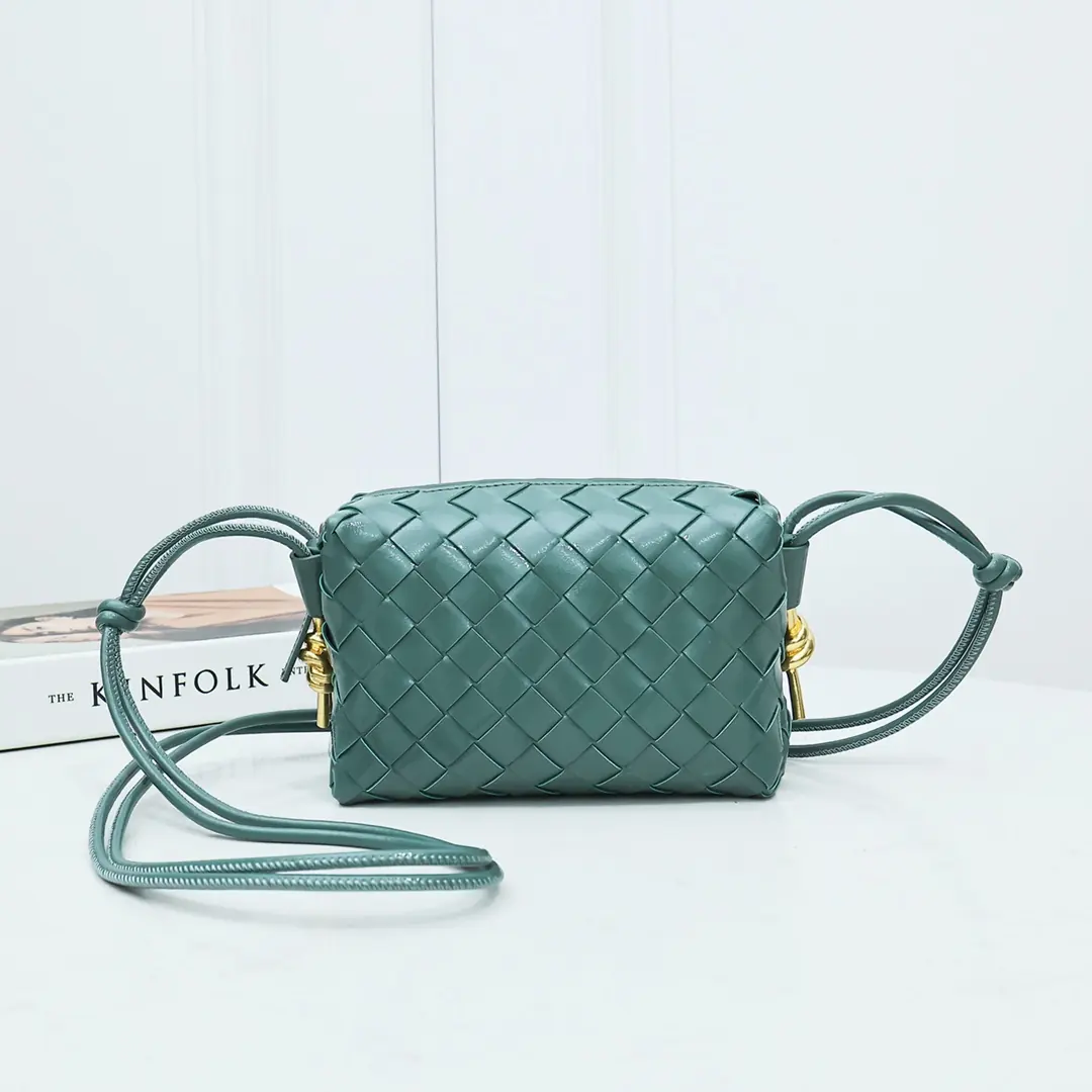 Bottega Veneta Style Green Leather Bag Lookbook Reference image 1
