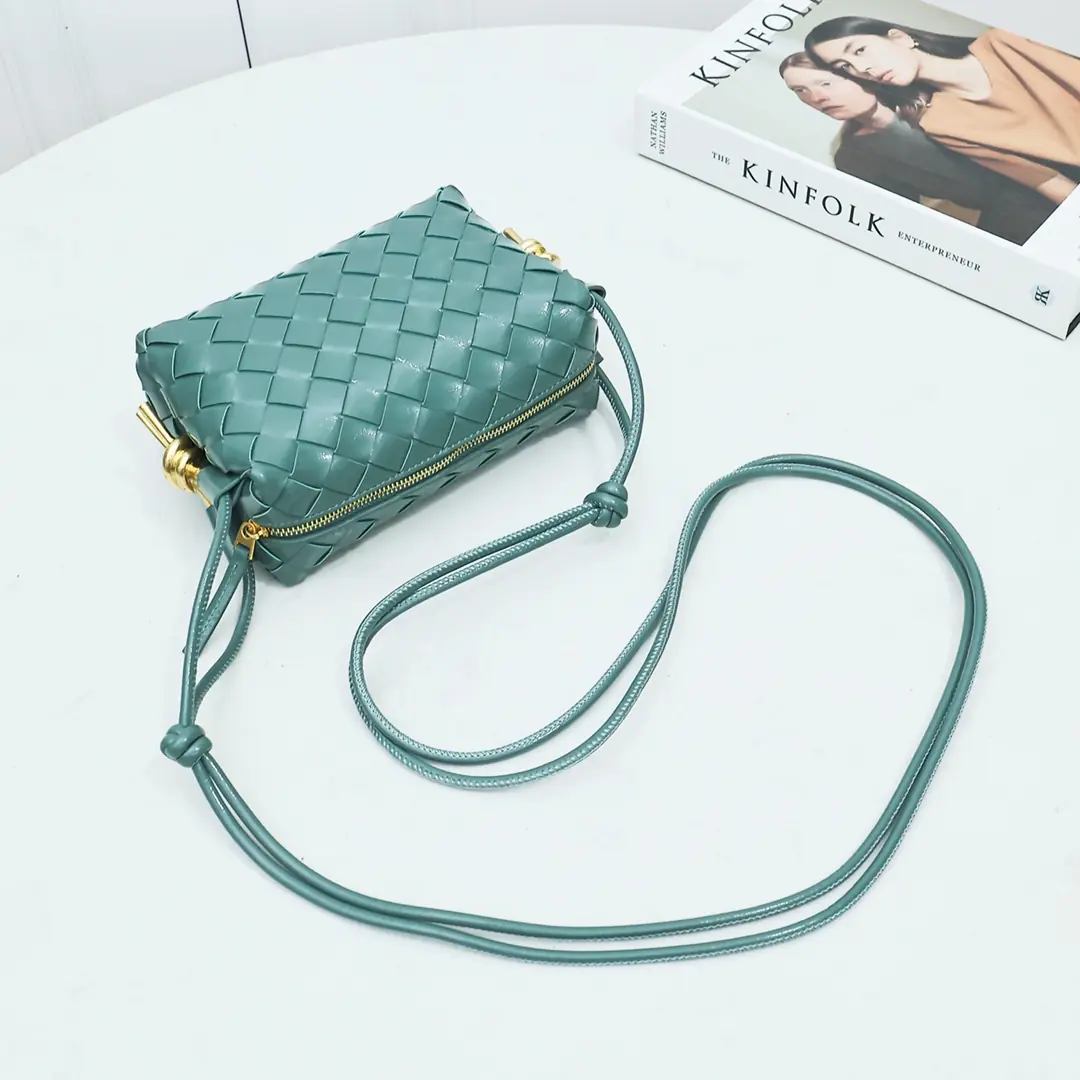 Bottega Veneta Style Green Leather Bag Lookbook Reference image 3