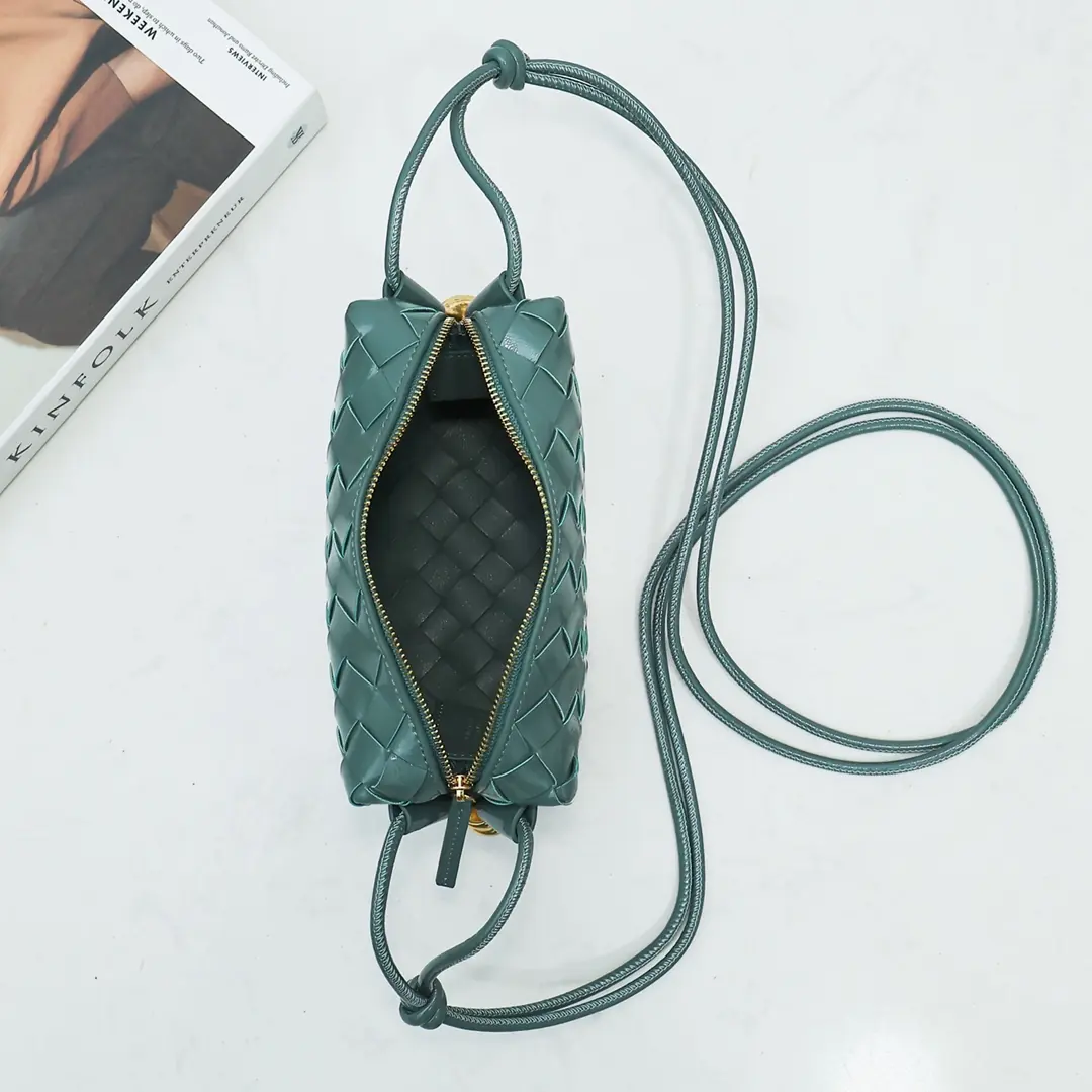 Bottega Veneta Style Green Leather Bag Lookbook Reference image 5