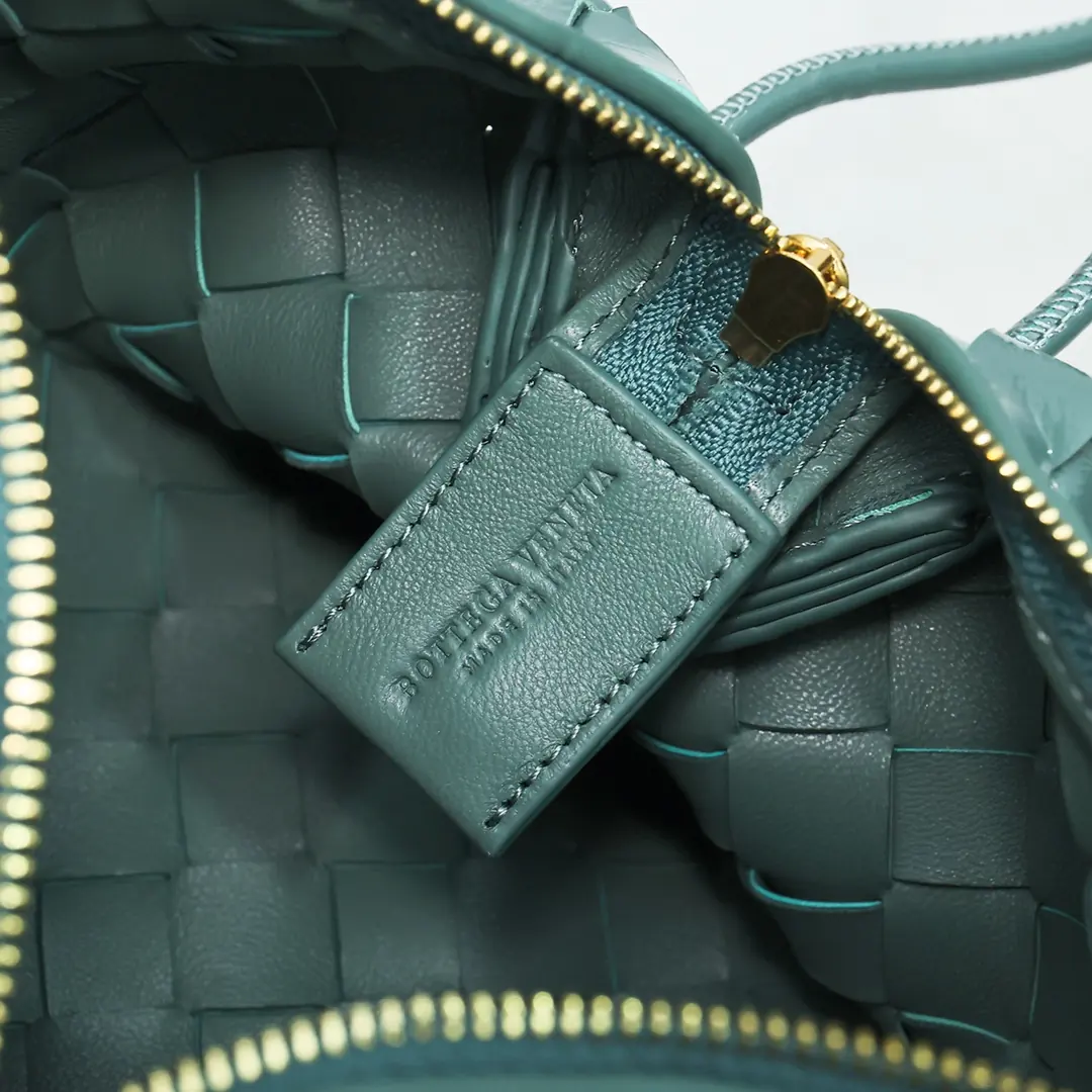 Bottega Veneta Style Green Leather Bag Lookbook Reference image 6