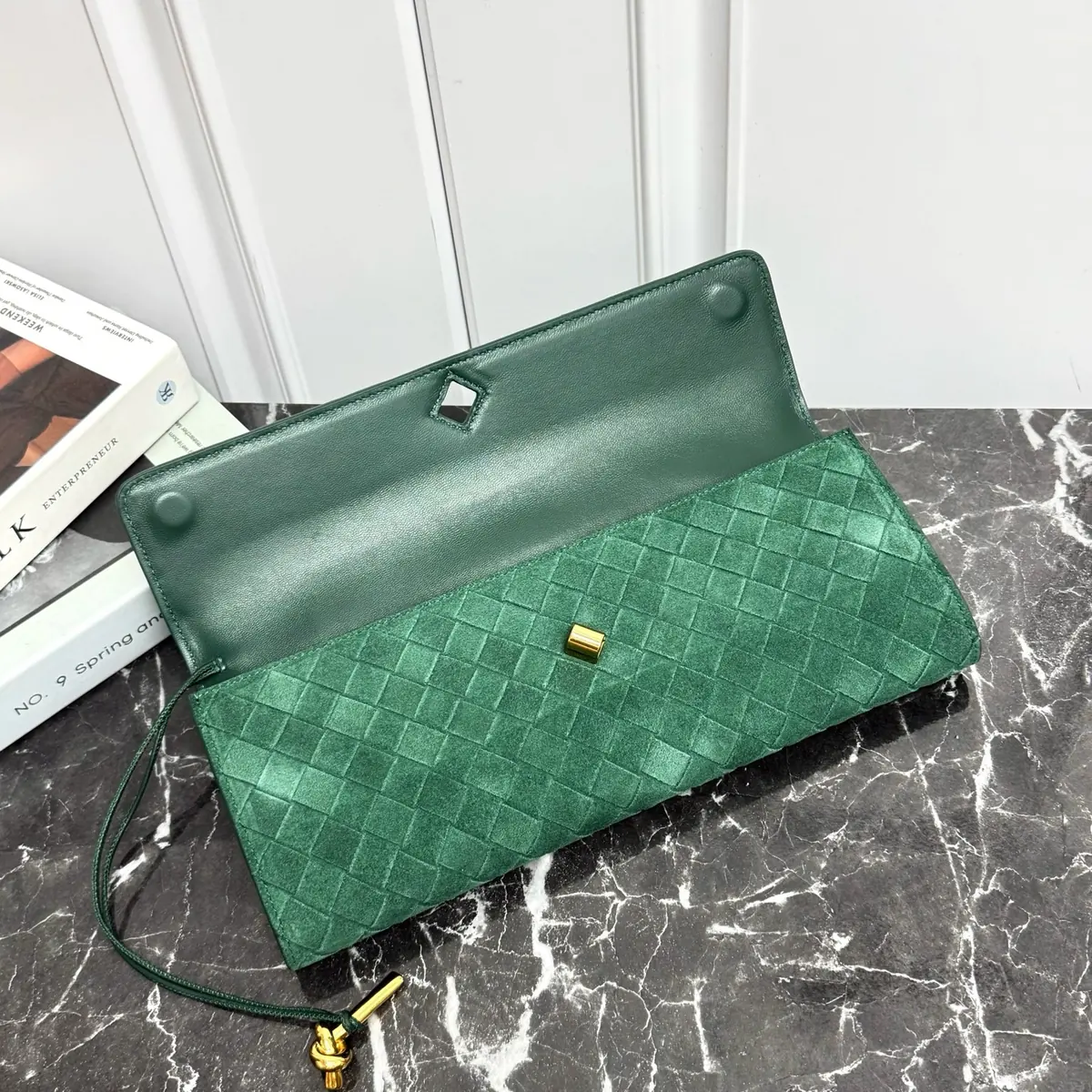Bottega Veneta Style Green Leather Top Handle Bag Lookbook Reference image 4