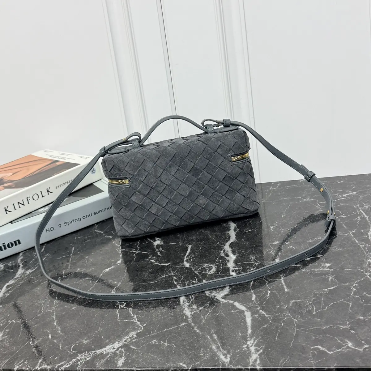 Bottega Veneta Style Grey Crossbody Bag Lookbook Reference image 2