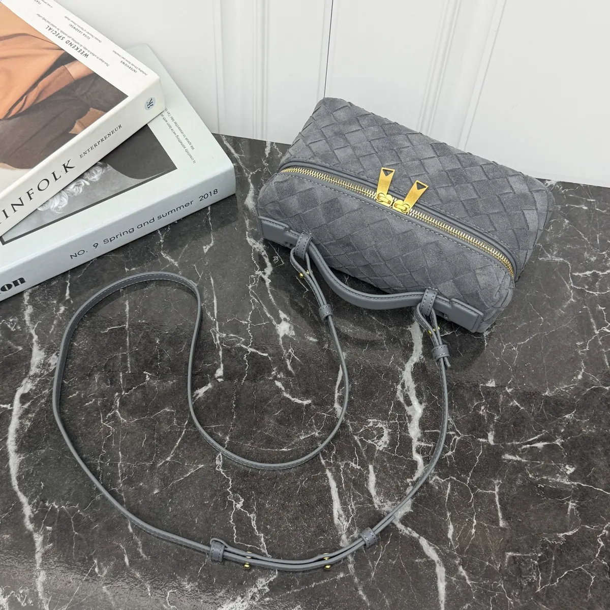 Bottega Veneta Style Grey Crossbody Bag Lookbook Reference image 4