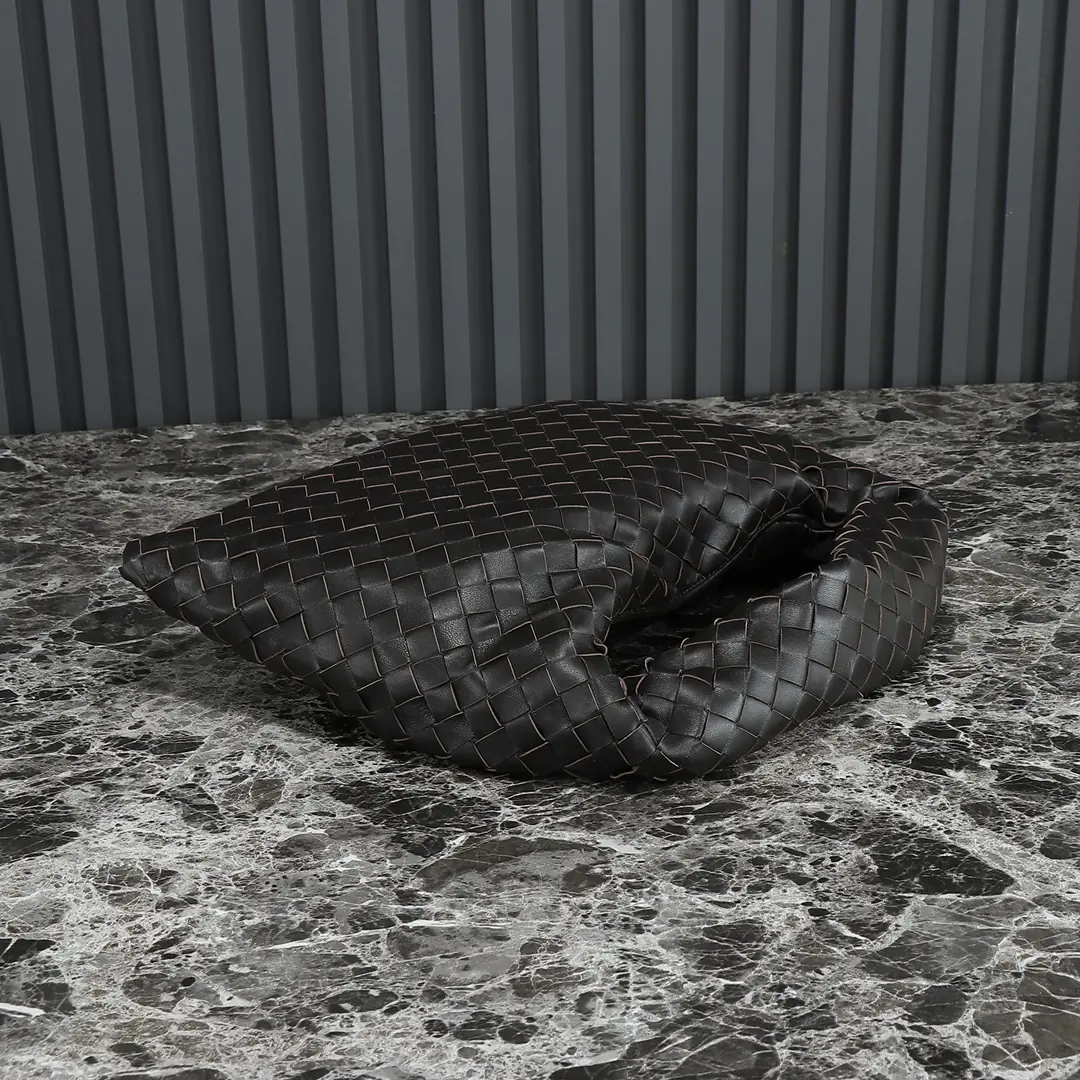 Bottega Veneta Style Leather Bag Lookbook Reference image 4