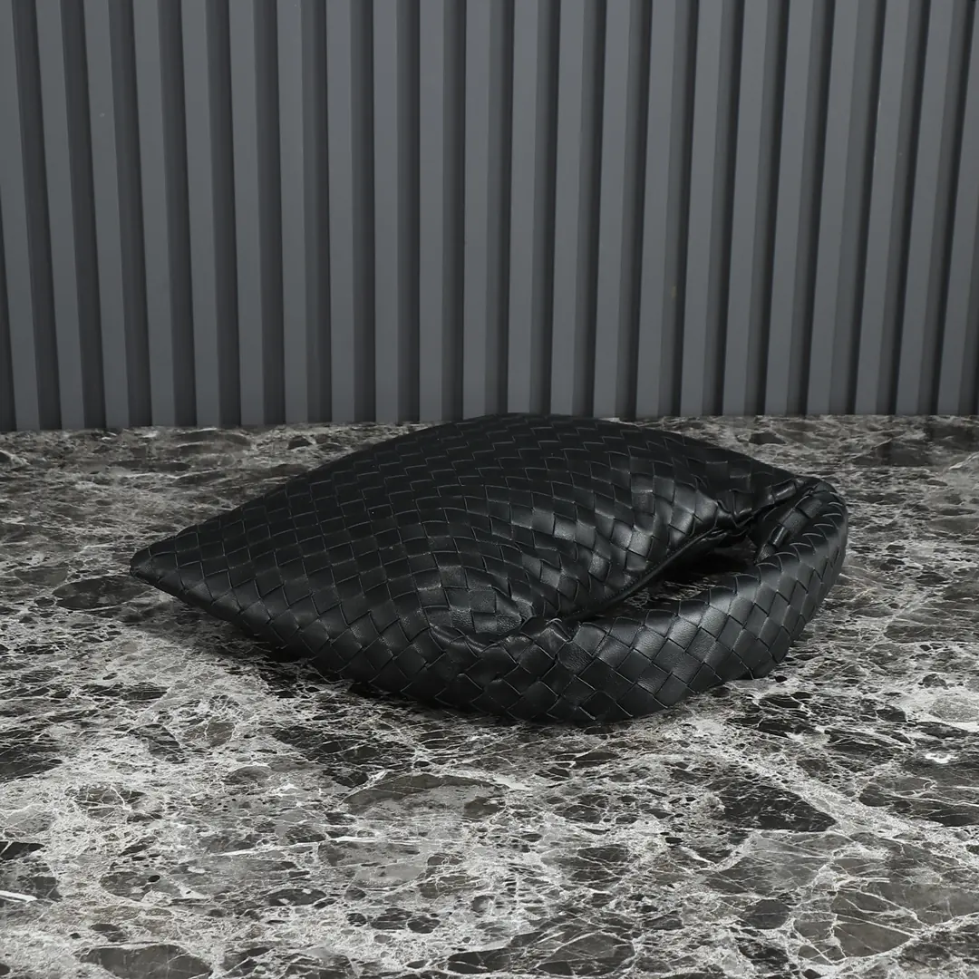 Bottega Veneta Style Leather Bag Lookbook Reference image 4