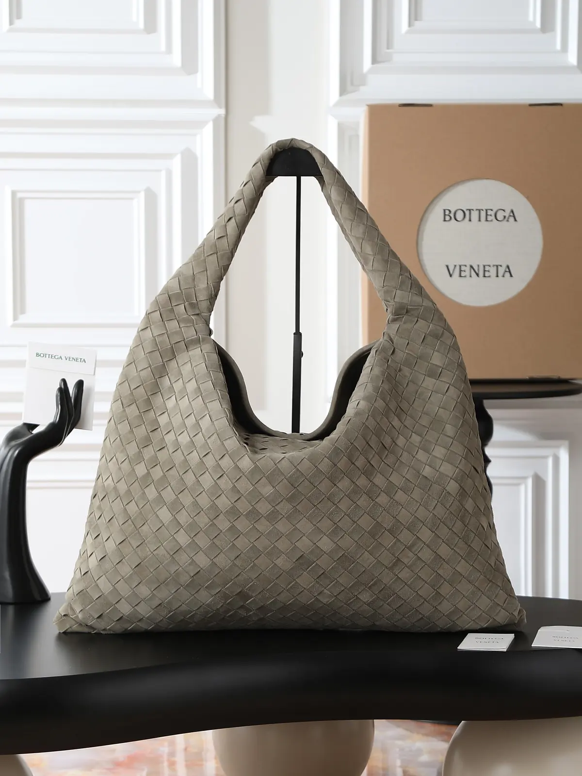 Bottega Veneta Style Leather Bag Lookbook Reference image 1