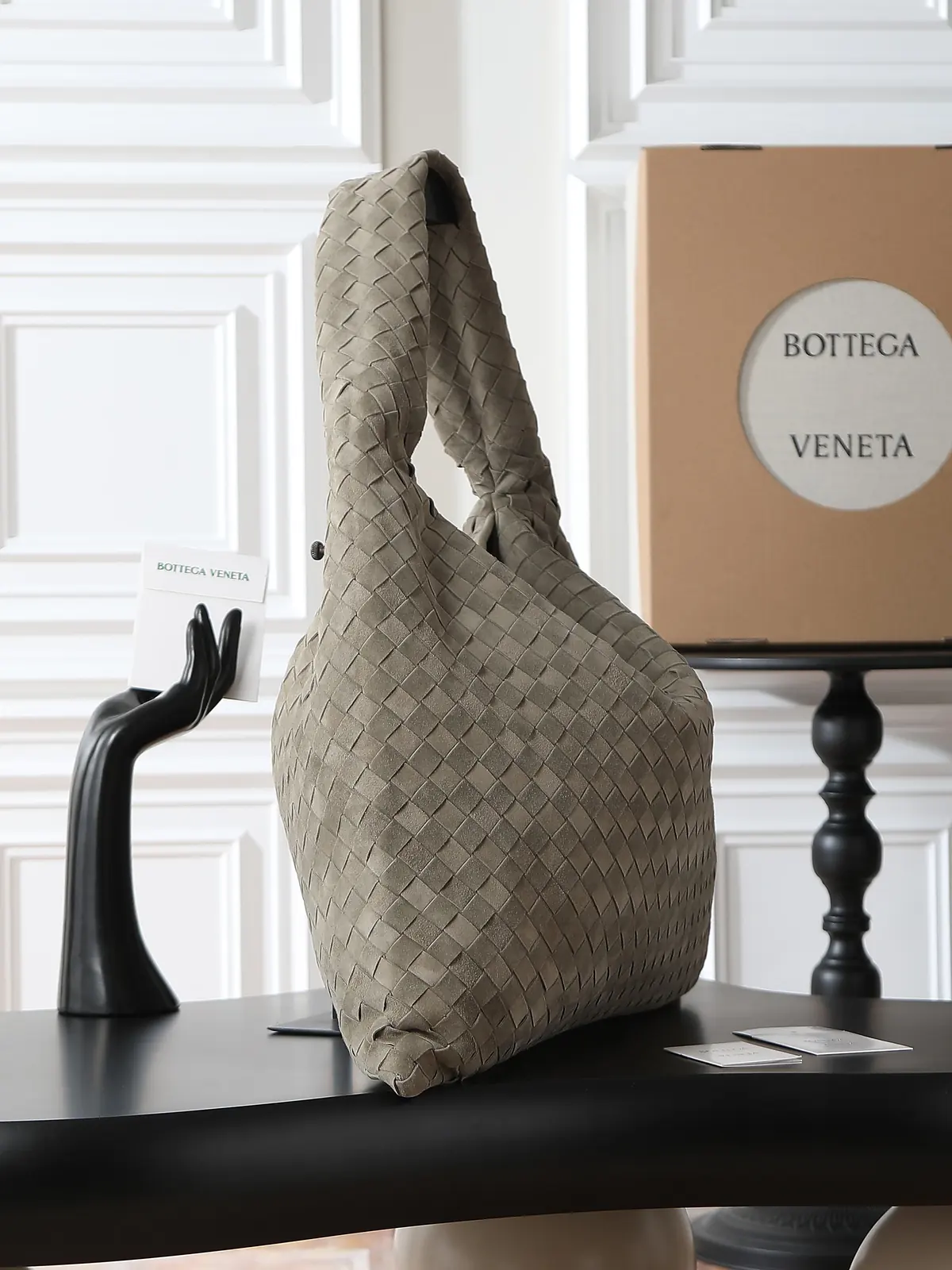 Bottega Veneta Style Leather Bag Lookbook Reference image 2