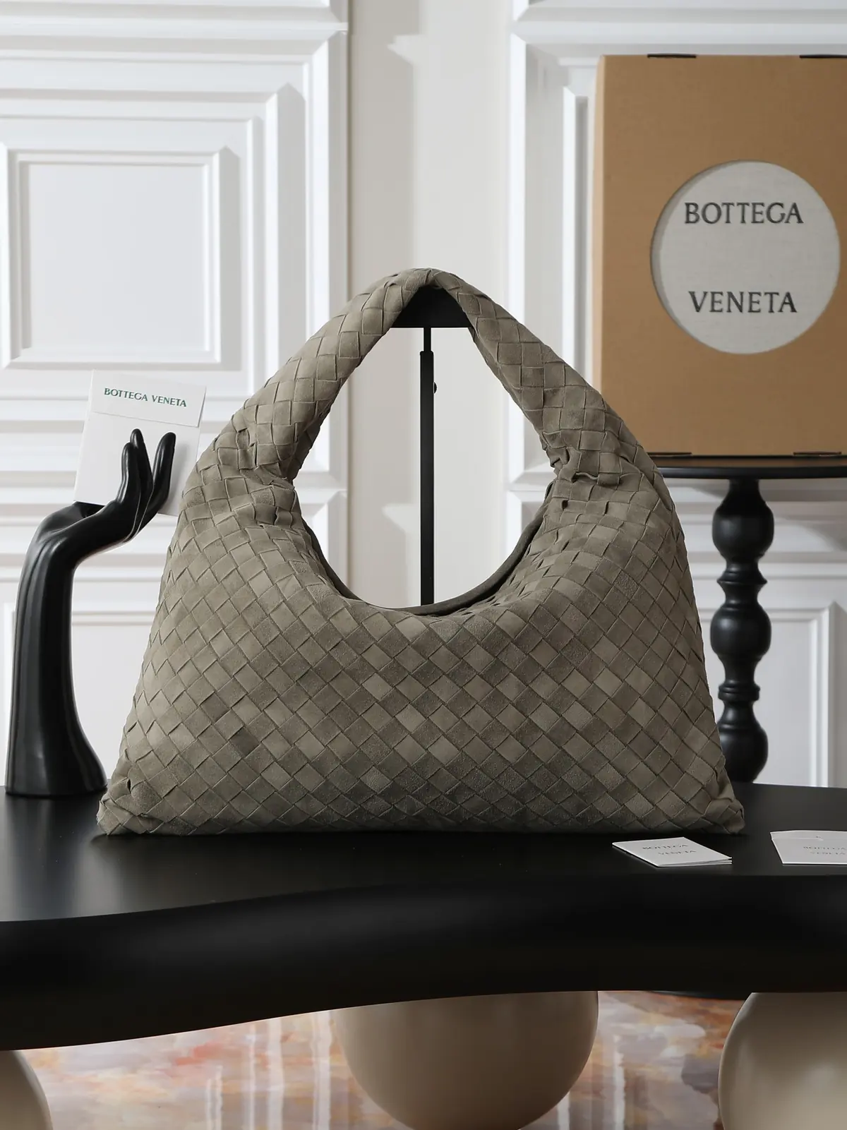 Bottega Veneta Style Leather Bag Lookbook Reference image 1