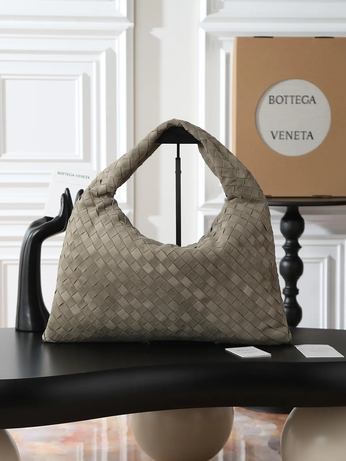 Bottega Veneta Style Leather Bag Lookbook Reference image 3