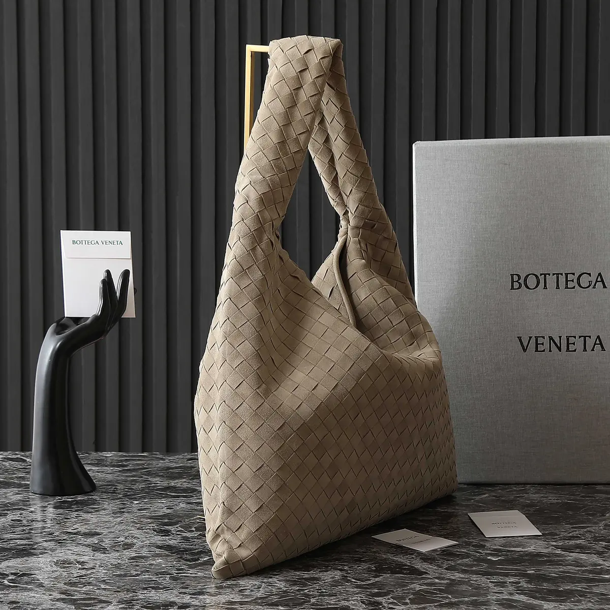 Bottega Veneta Style Leather Bag Lookbook Reference image 2