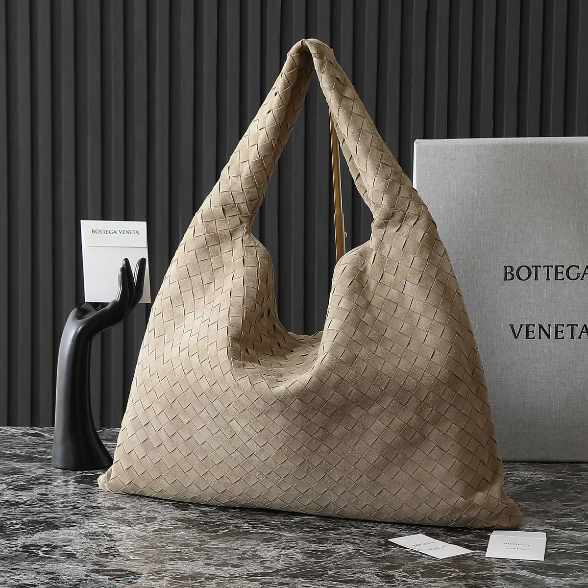 Bottega Veneta Style Leather Bag Lookbook Reference image 3