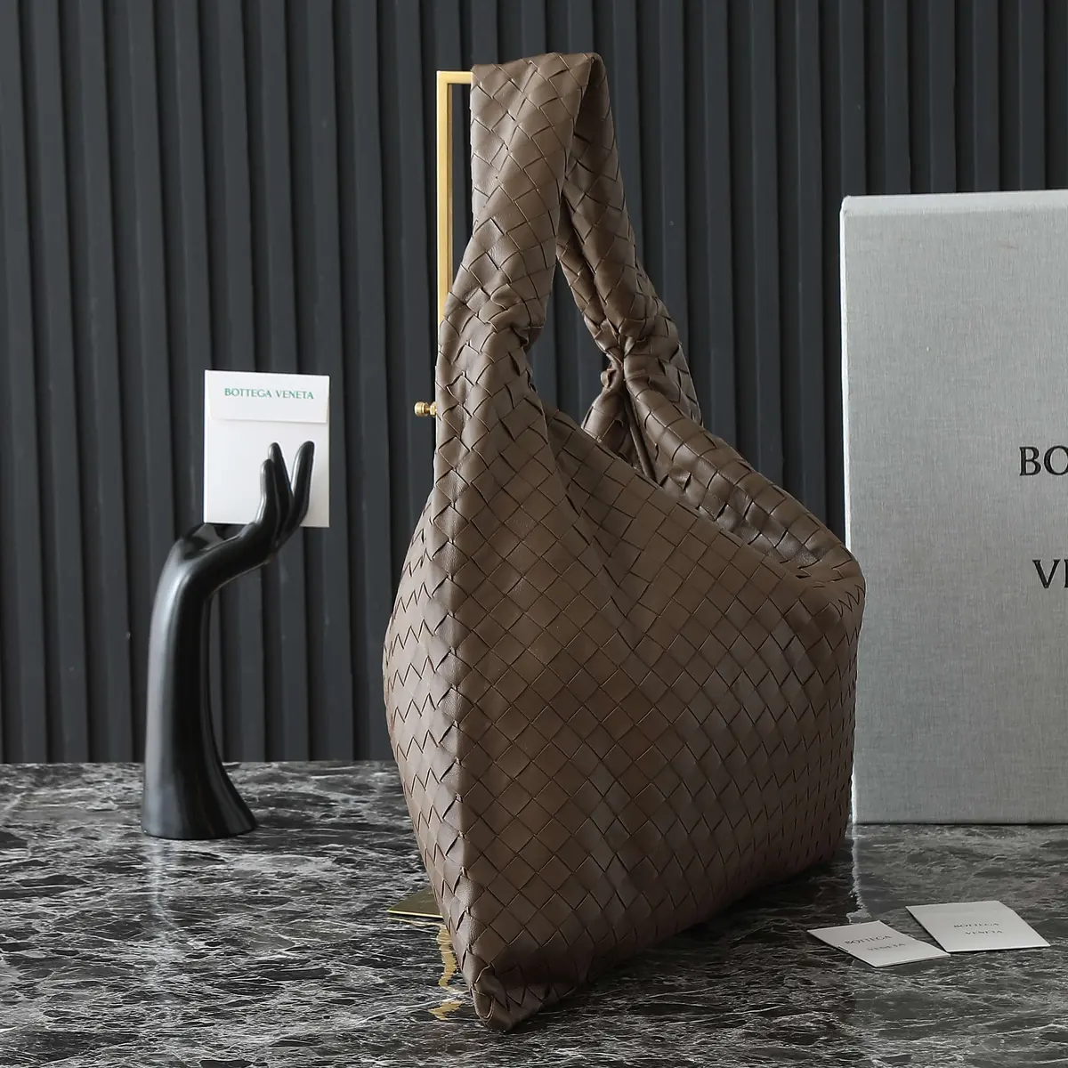 Bottega Veneta Style Leather Bag Lookbook Reference image 2