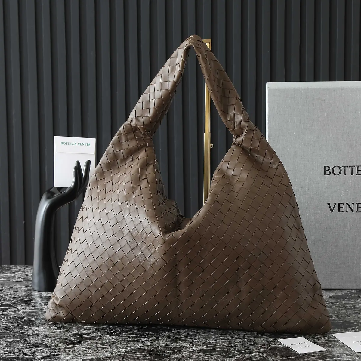 Bottega Veneta Style Leather Bag Lookbook Reference image 3