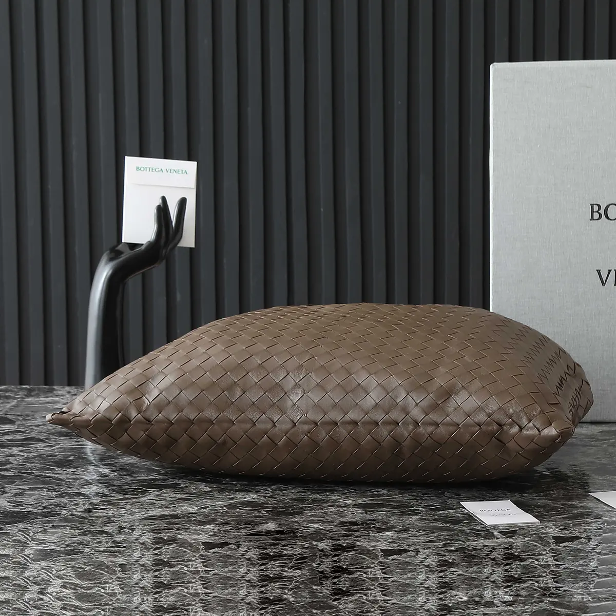 Bottega Veneta Style Leather Bag Lookbook Reference image 4