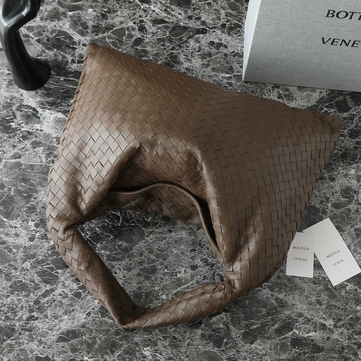 Bottega Veneta Style Leather Bag Lookbook Reference image 5