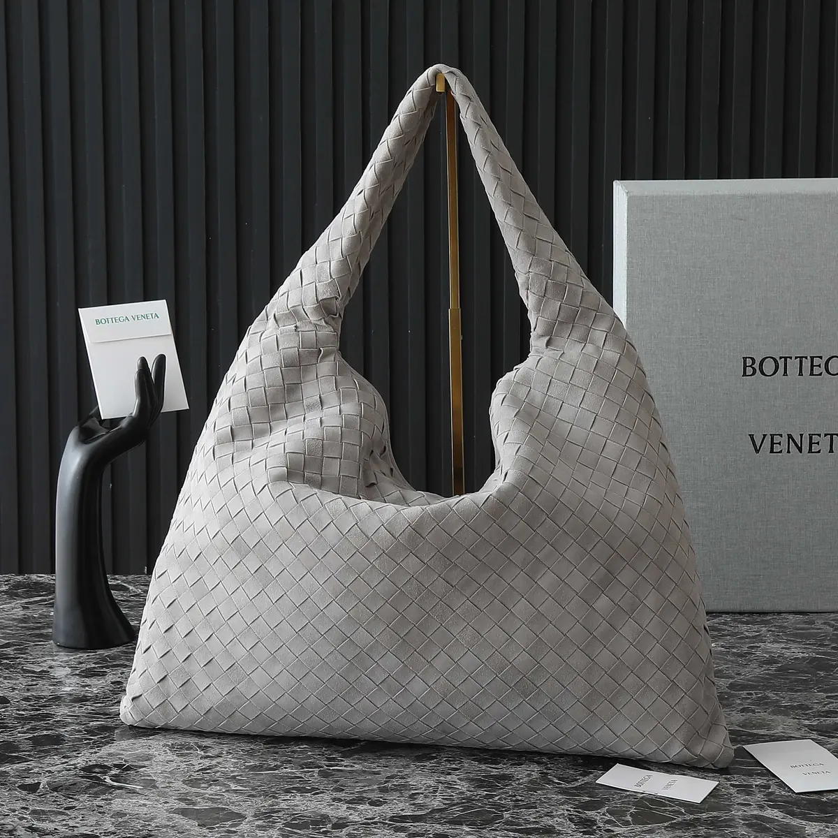 Bottega Veneta Style Leather Bag Lookbook Reference image 3