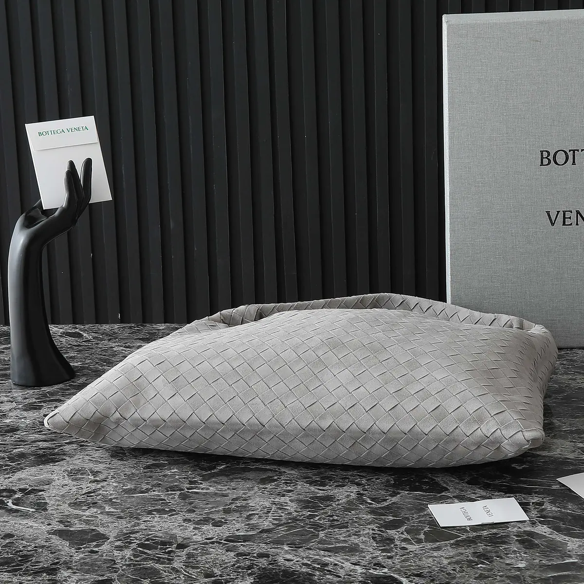 Bottega Veneta Style Leather Bag Lookbook Reference image 4