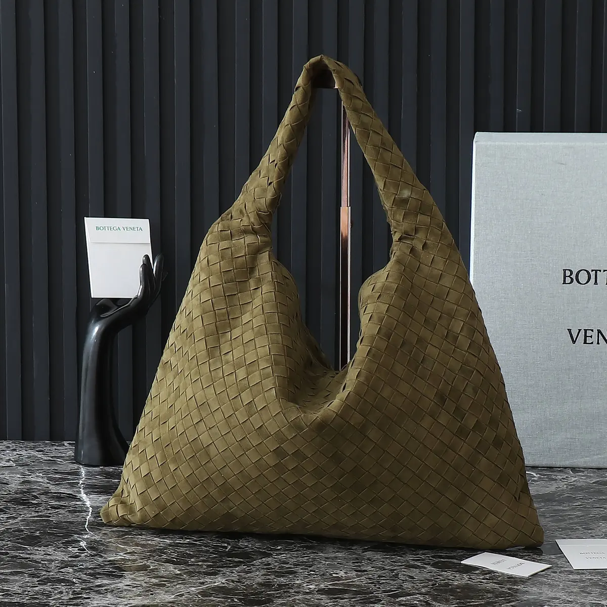 Bottega Veneta Style Leather Bag Lookbook Reference image 2