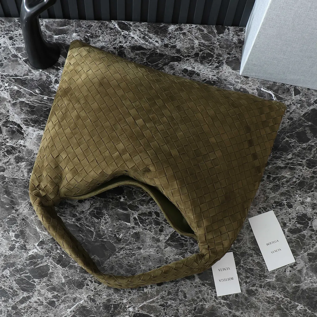 Bottega Veneta Style Leather Bag Lookbook Reference image 3