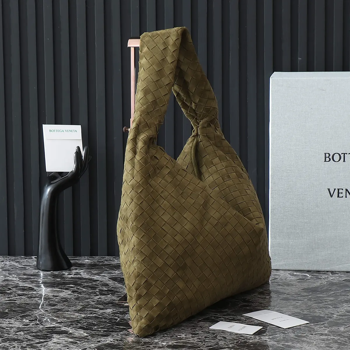 Bottega Veneta Style Leather Bag Lookbook Reference image 4