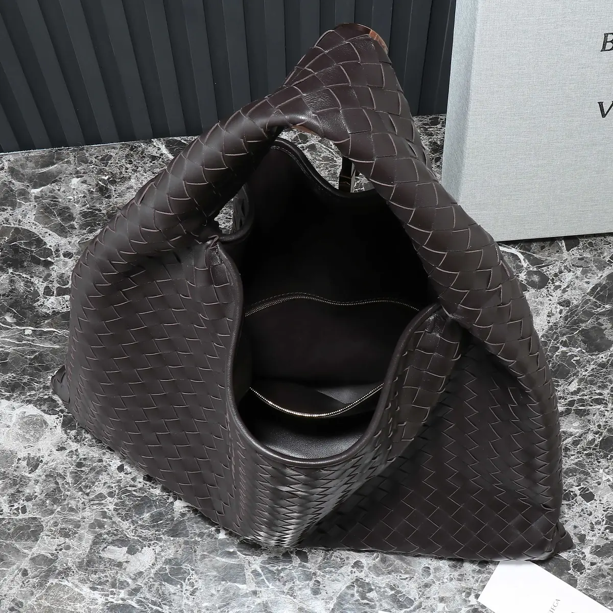 Bottega Veneta Style Leather Bag Lookbook Reference image 6