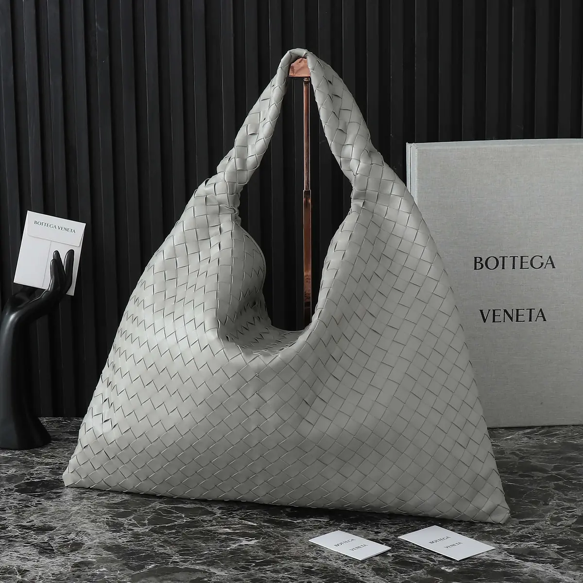 Bottega Veneta Style Leather Bag Lookbook Reference image 2