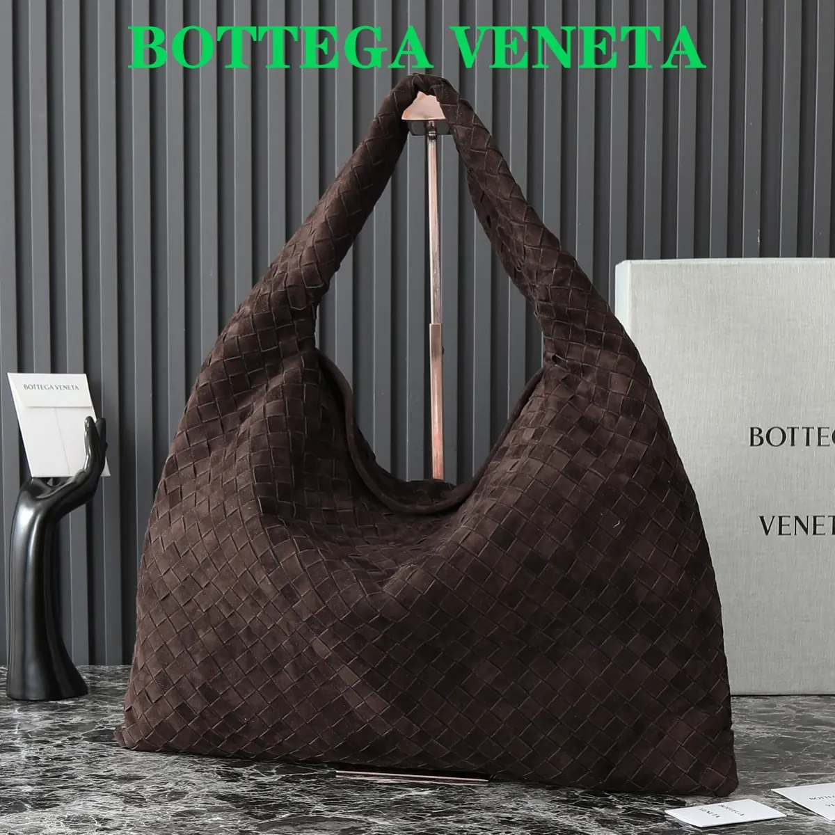 Bottega Veneta Style Leather Bag Lookbook Reference image 1