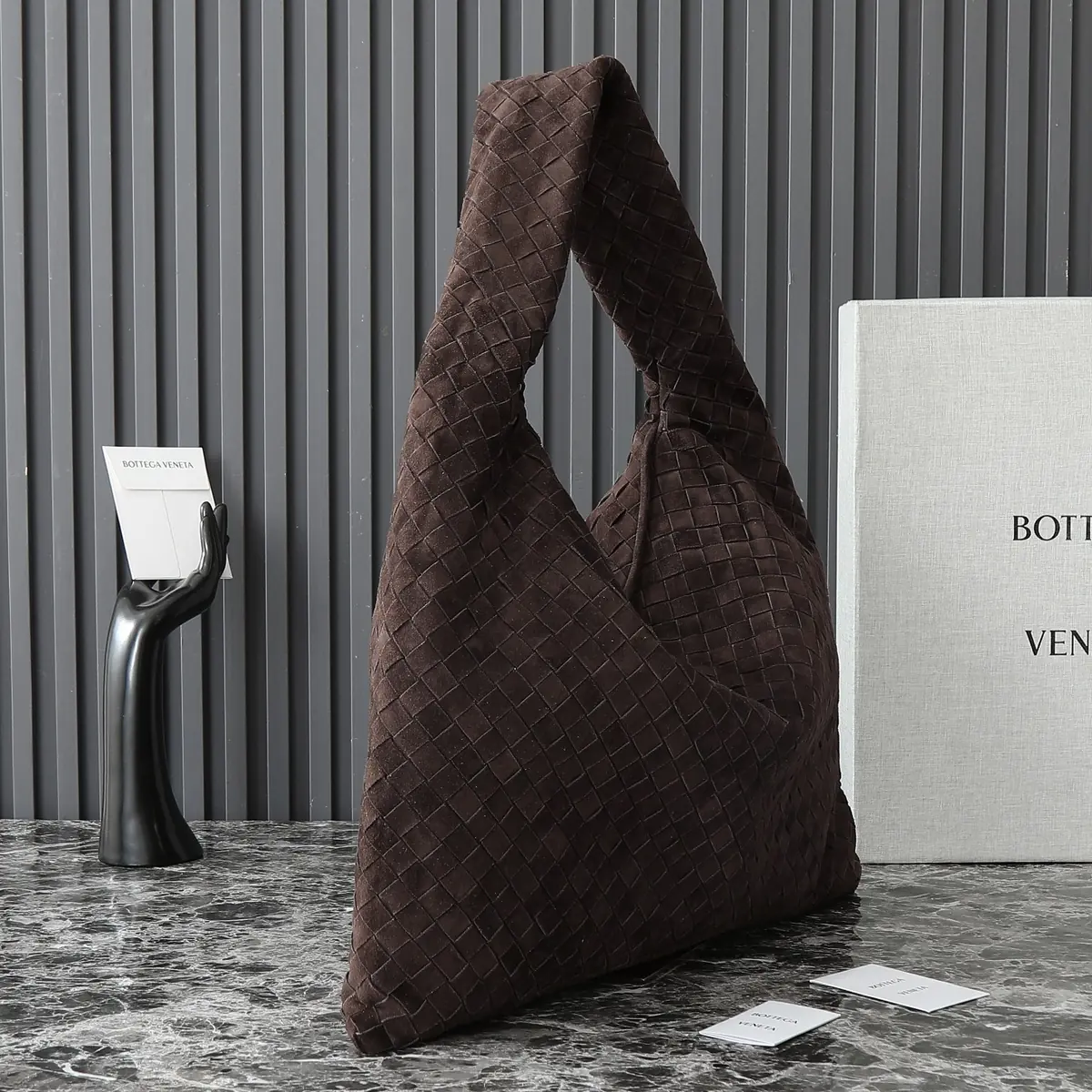 Bottega Veneta Style Leather Bag Lookbook Reference image 2