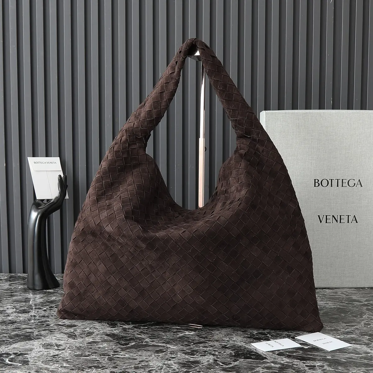 Bottega Veneta Style Leather Bag Lookbook Reference image 3