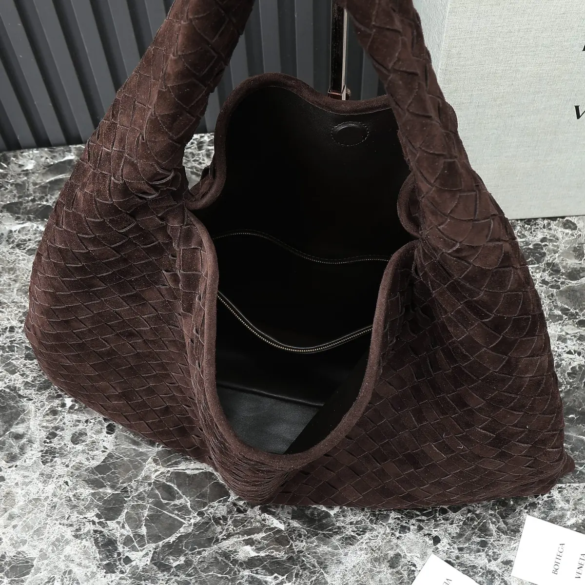 Bottega Veneta Style Leather Bag Lookbook Reference image 6