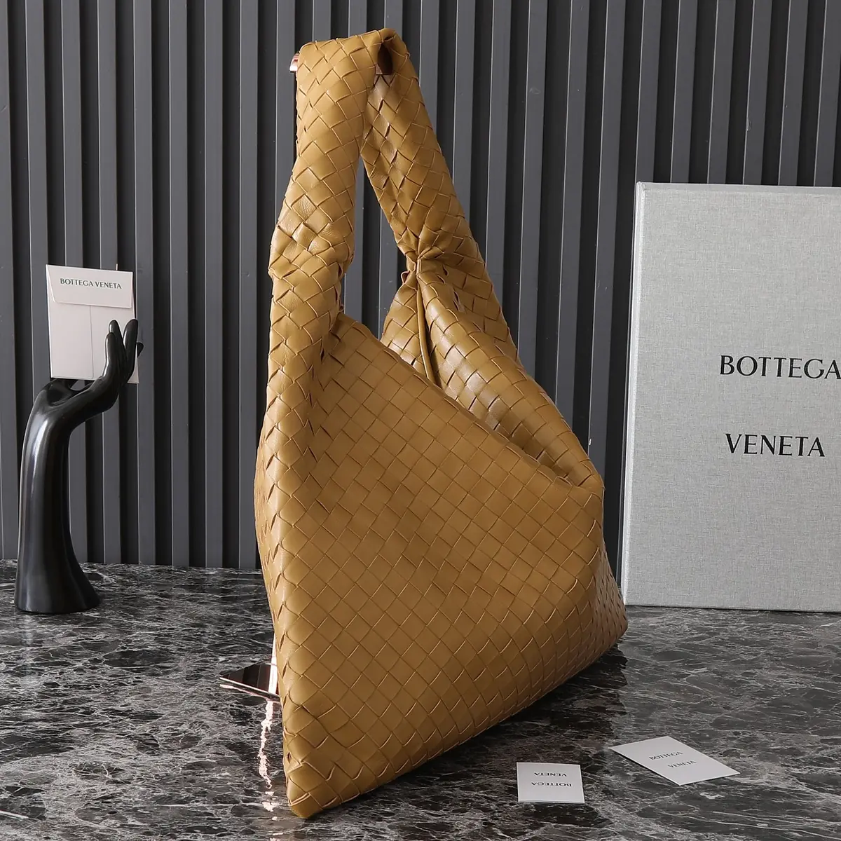 Bottega Veneta Style Leather Bag Lookbook Reference image 2