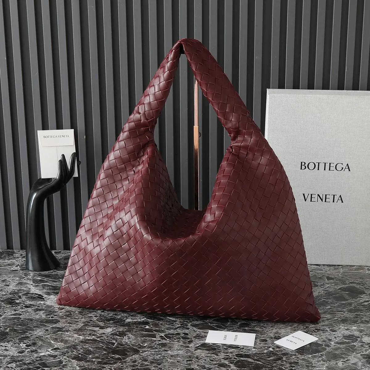 Bottega Veneta Style Leather Bag Lookbook Reference image 3