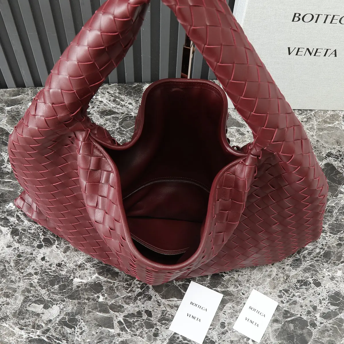 Bottega Veneta Style Leather Bag Lookbook Reference image 5