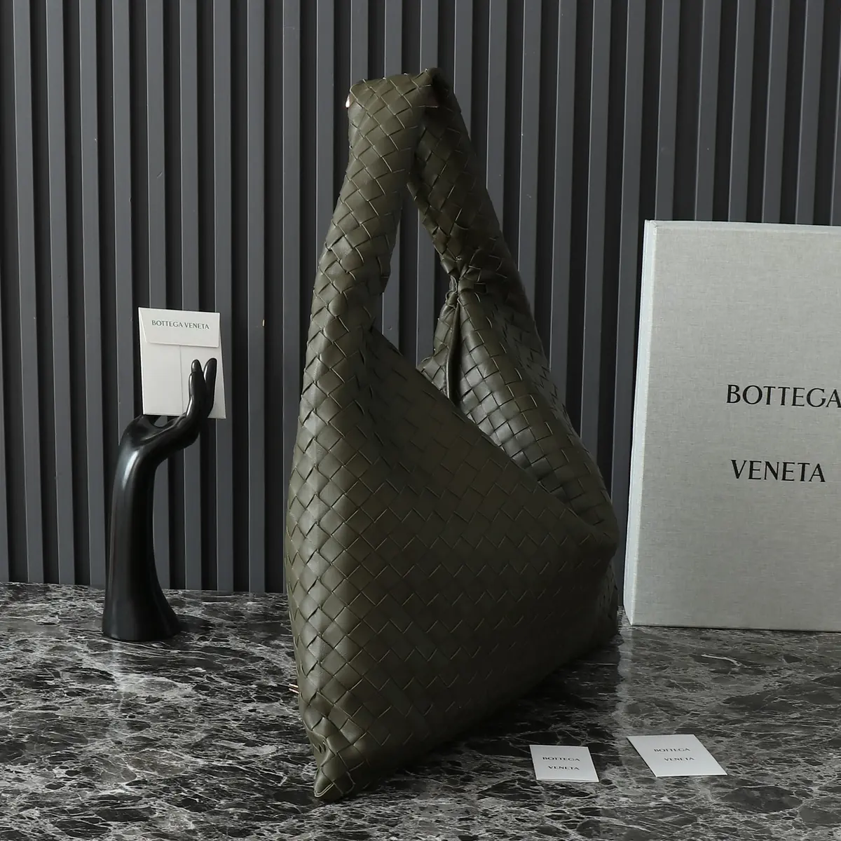 Bottega Veneta Style Leather Bag Lookbook Reference image 2
