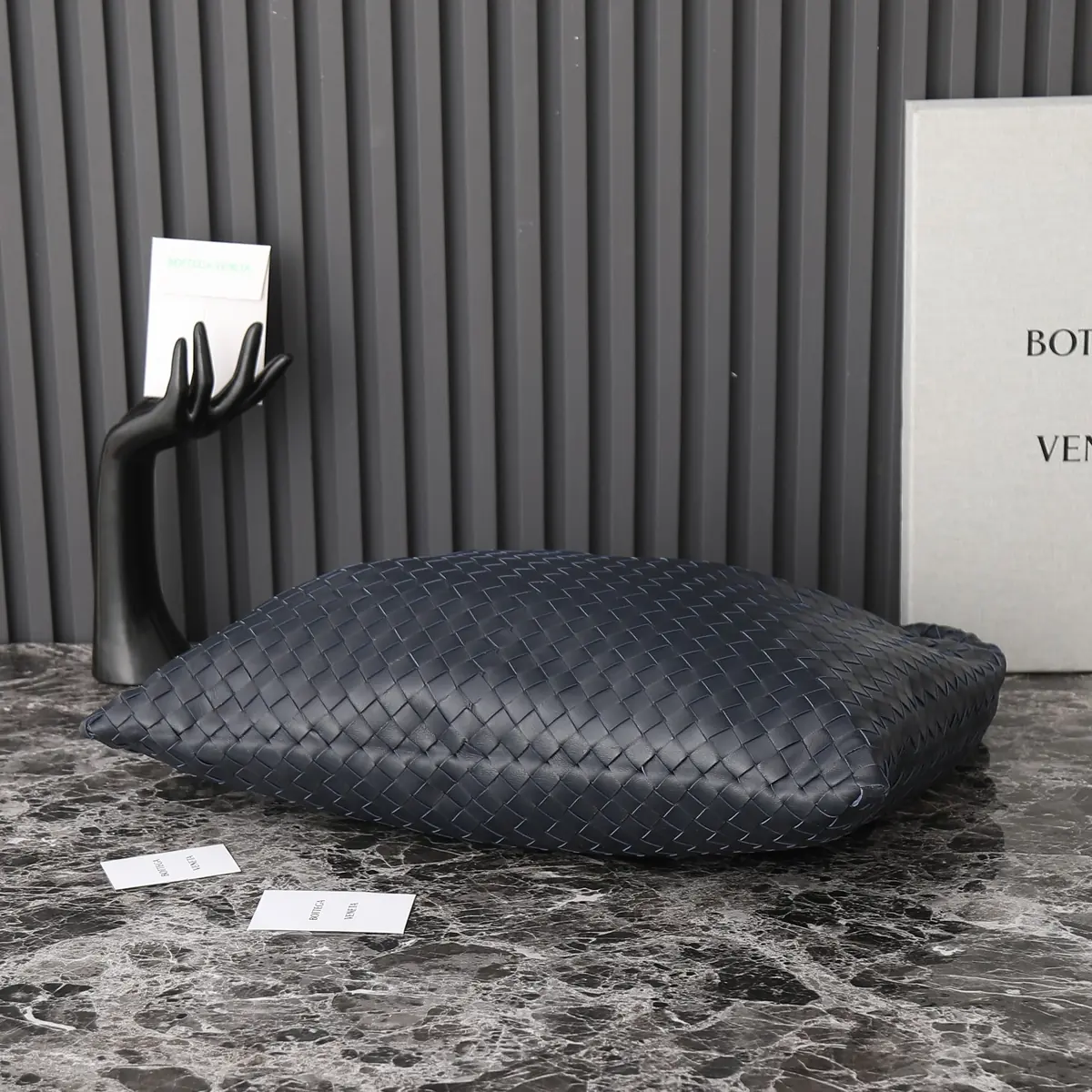 Bottega Veneta Style Leather Bag Lookbook Reference image 4