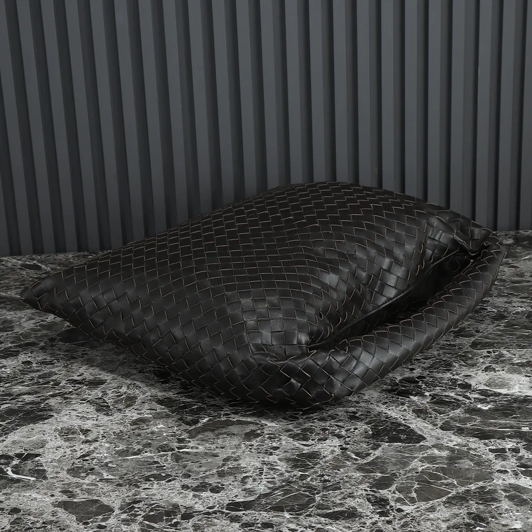 Bottega Veneta Style Leather Bag Lookbook Reference image 4