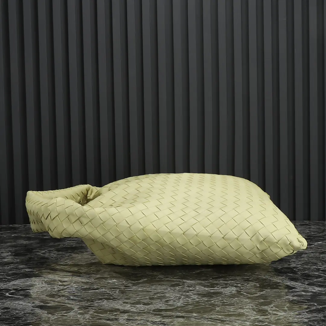 Bottega Veneta Style Leather Bag Lookbook Reference image 4