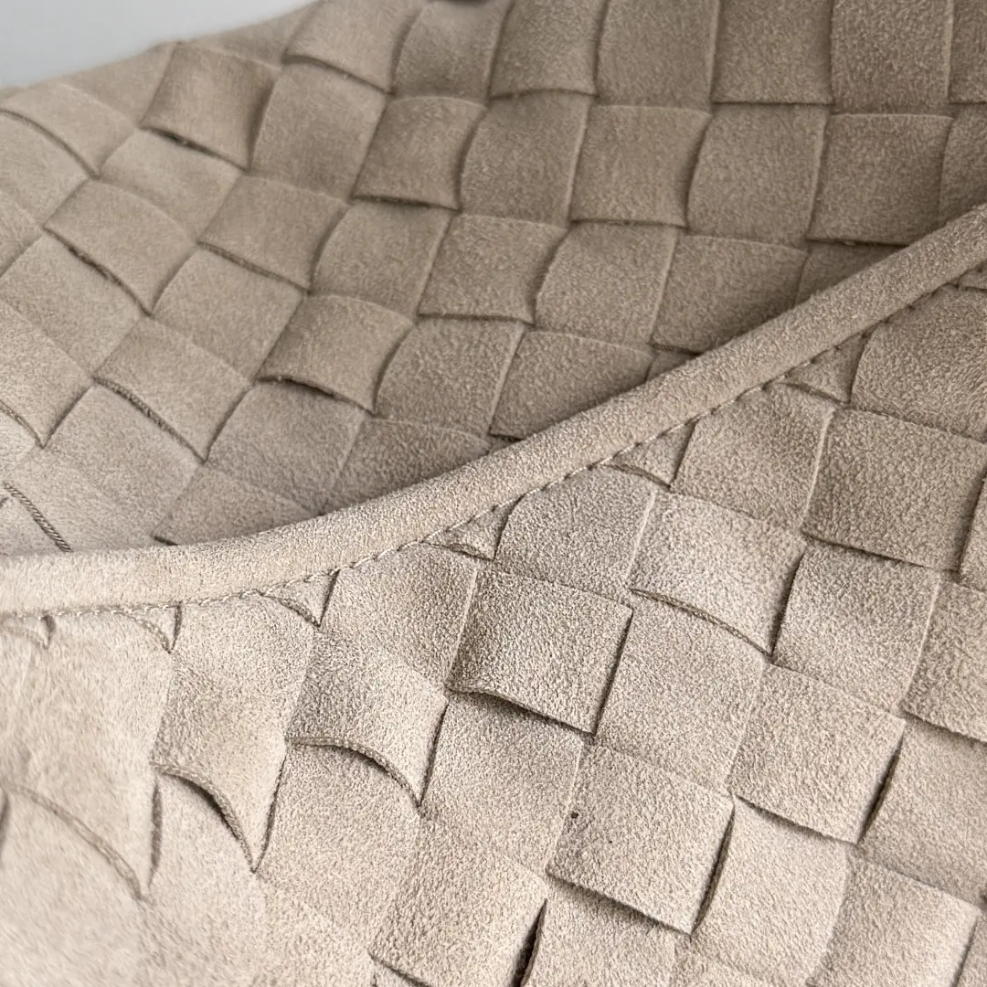 Bottega Veneta Style Leather Bag Lookbook Reference image 4