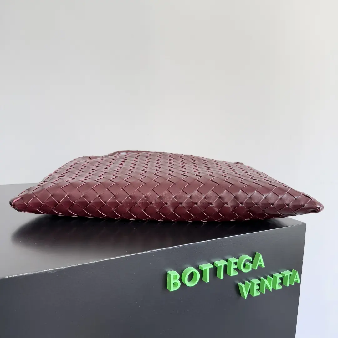 Bottega Veneta Style Leather Bag Lookbook Reference image 3