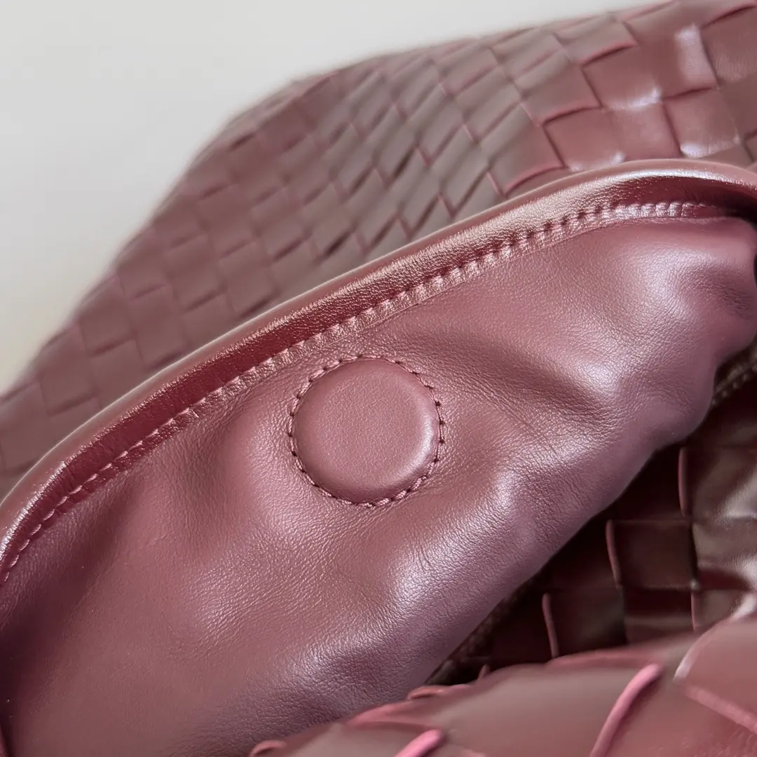 Bottega Veneta Style Leather Bag Lookbook Reference image 6