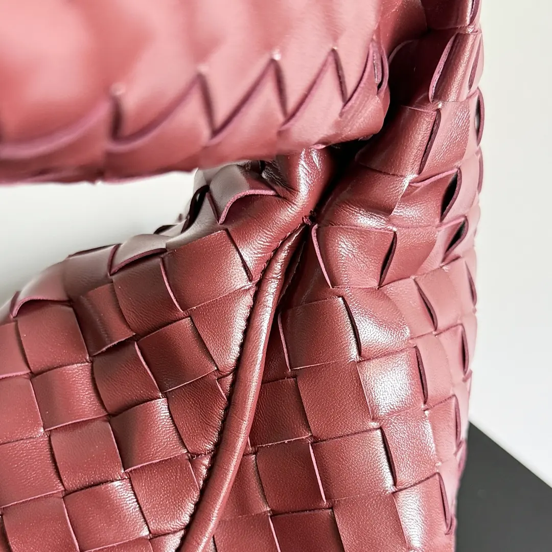 Bottega Veneta Style Leather Bag Lookbook Reference image 5
