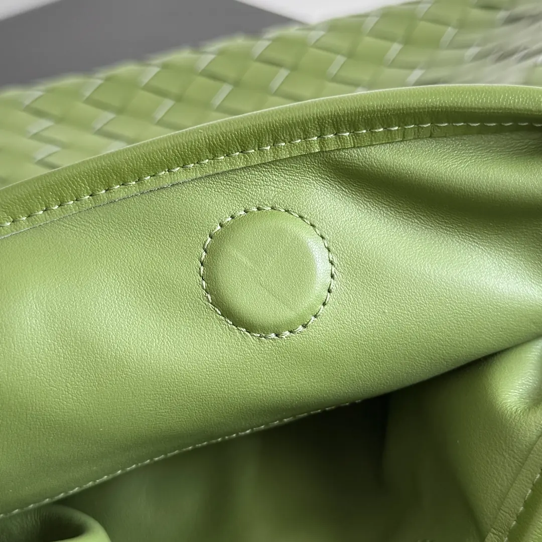Bottega Veneta Style Leather Bag Lookbook Reference image 6
