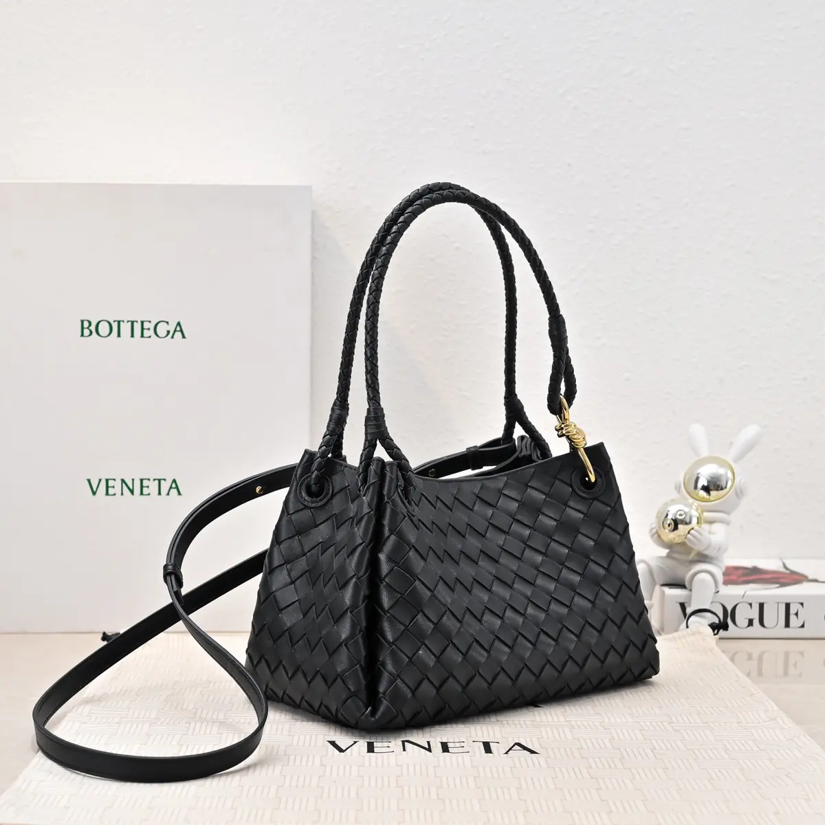 Bottega Veneta Style Leather Bag Lookbook Reference image 2
