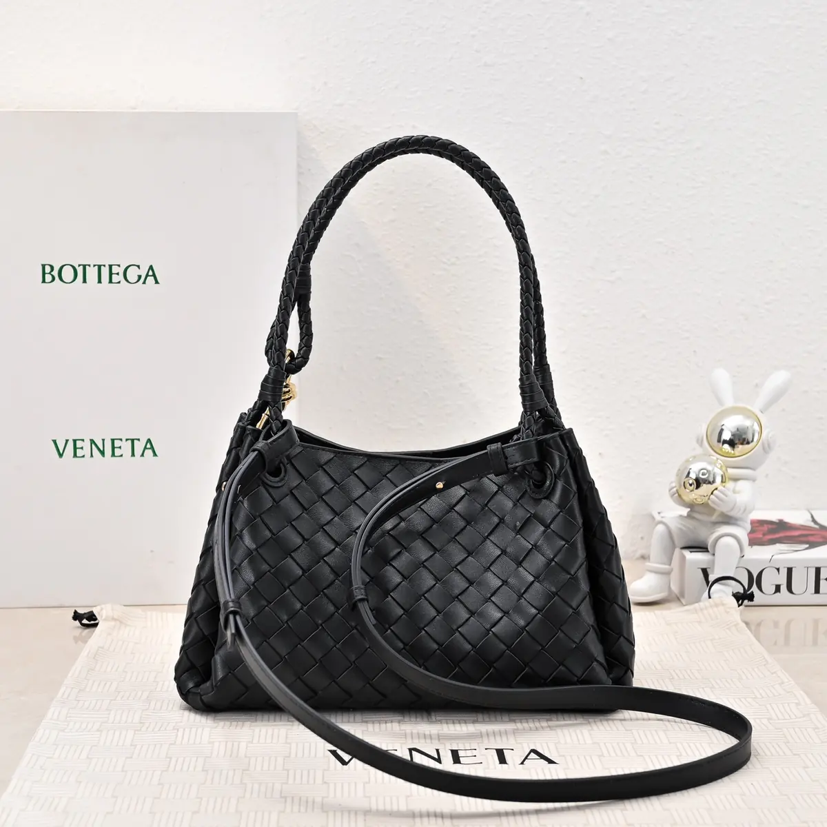 Bottega Veneta Style Leather Bag Lookbook Reference image 3