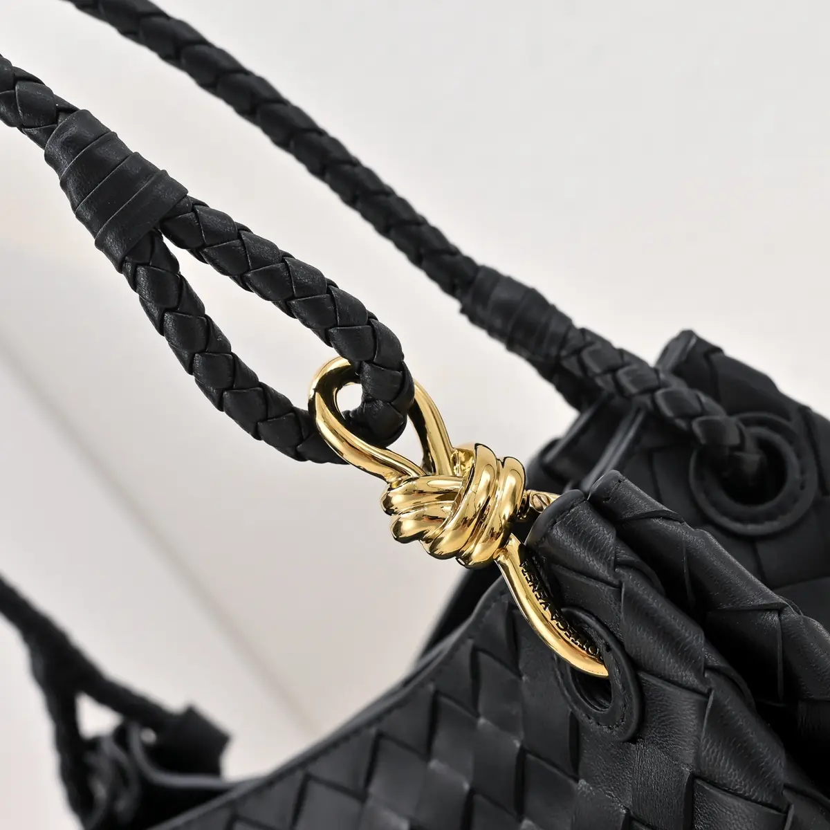Bottega Veneta Style Leather Bag Lookbook Reference image 5