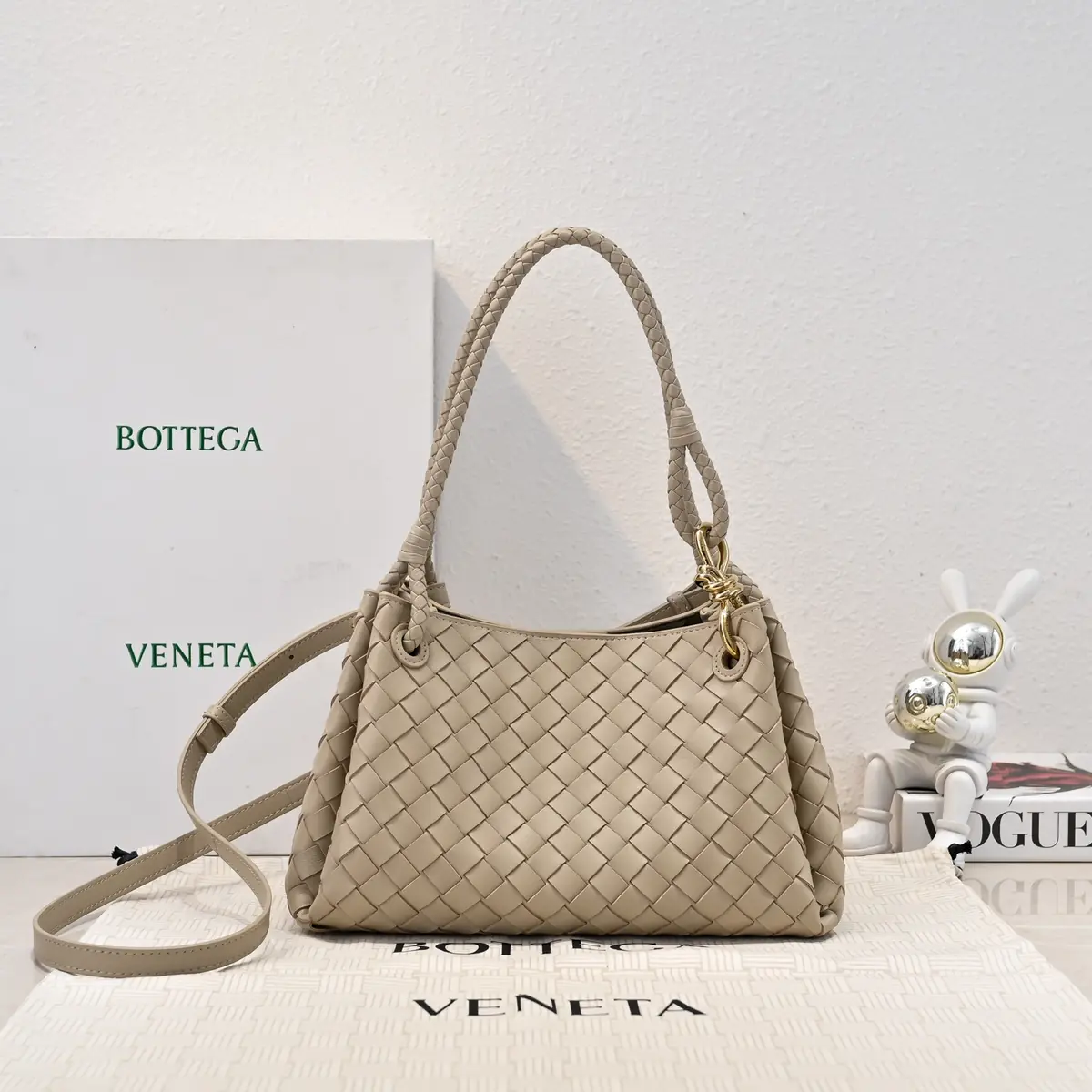Bottega Veneta Style Leather Bag Lookbook Reference image 1